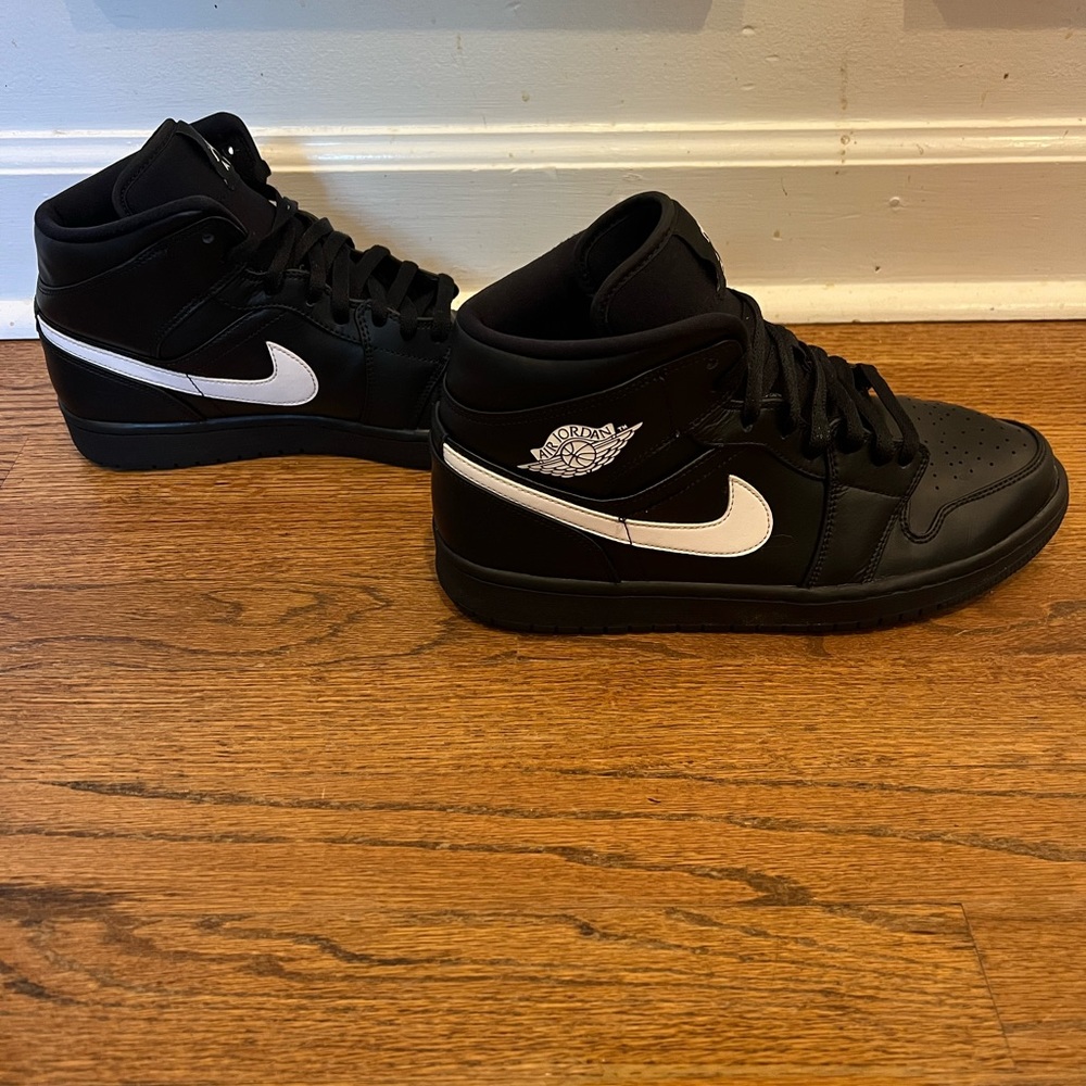 Nike Air Jordan 1 - Black & White - Men’s Size 10